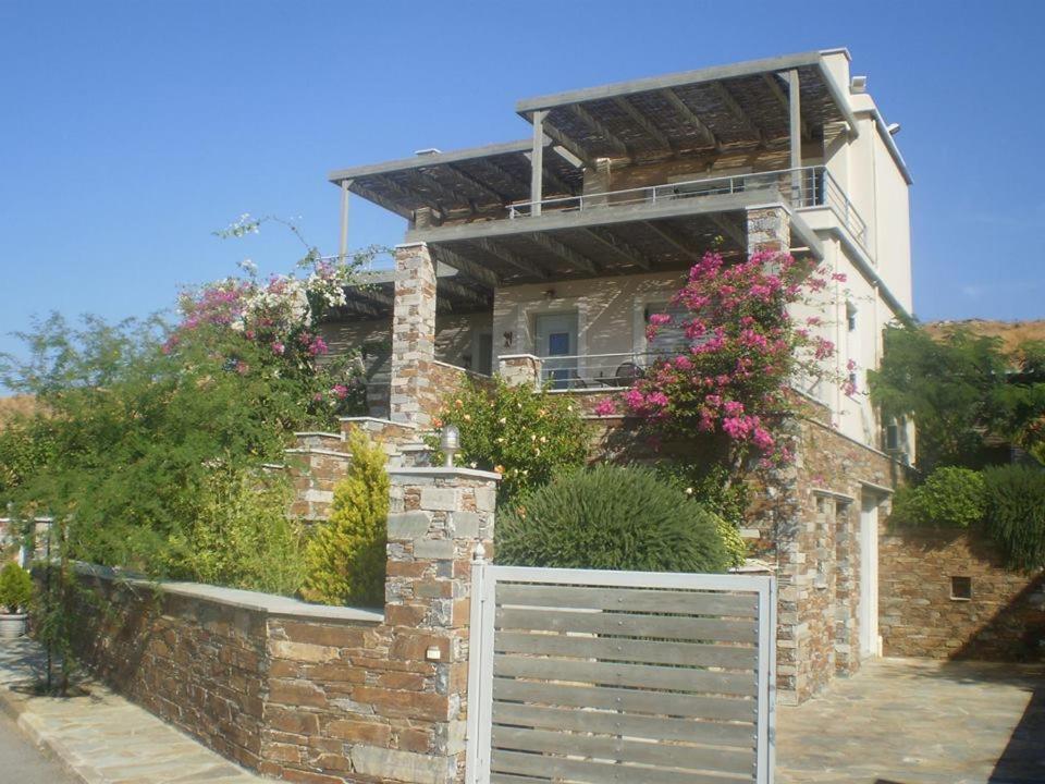 Aeolia * Karystos (Evia)